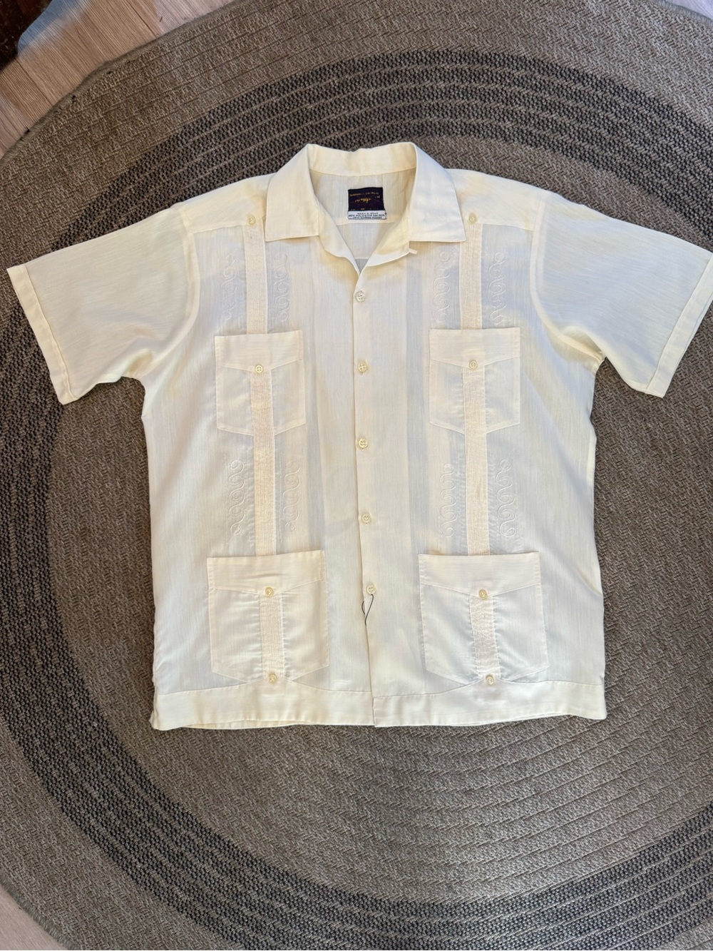 Vintage Yucateca Guayabera shirt vertical pleats four patch pockets light yellow